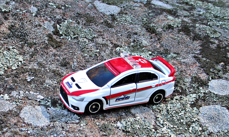 Illustration for article titled Land of the Rising Sun Day: Mitsubishi Lancer Evo Pikes Peak Safety Car